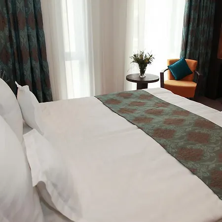 Victoria Bulevard 4*